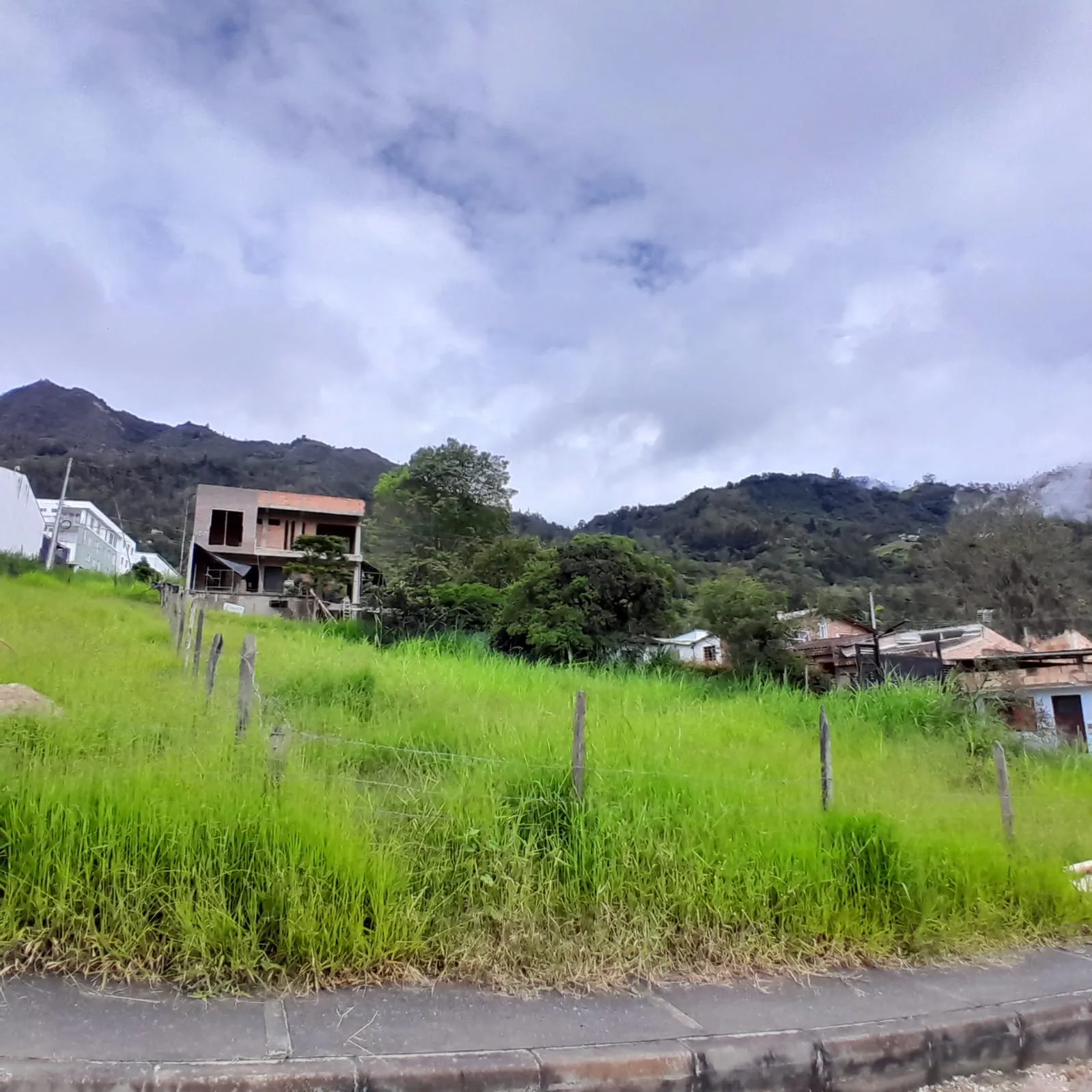 Lote Esquinero Urbano, Choachi. Cundinamarca - 4