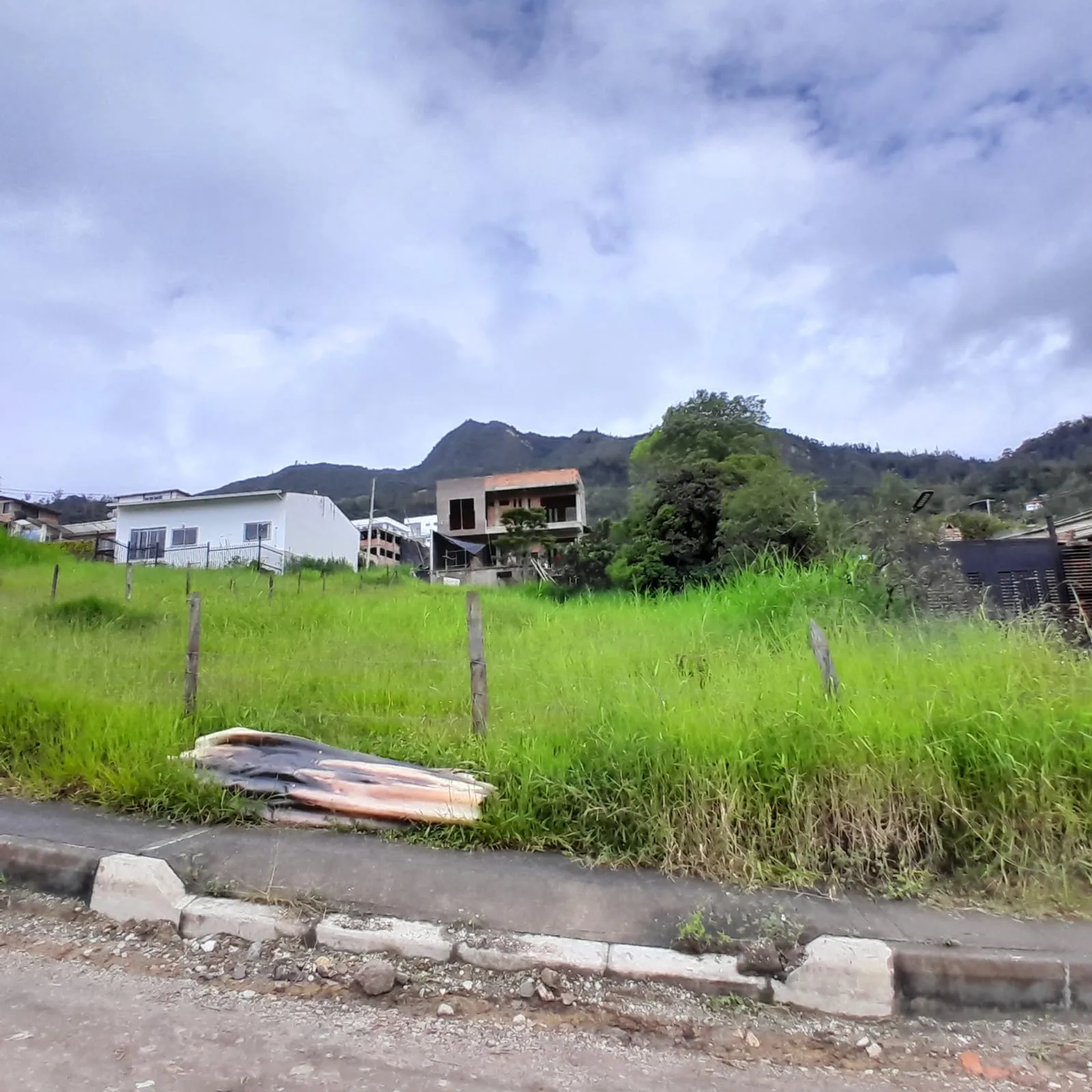 Lote Esquinero Urbano, Choachi. Cundinamarca - 2