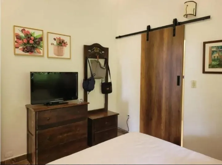 VENDO HERMOSA CASA DE CAMPO EN LA VEGA — foto 2