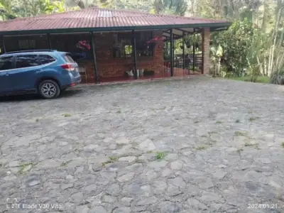 VENDO HERMOSA CASA DE CAMPO EN LA VEGA
