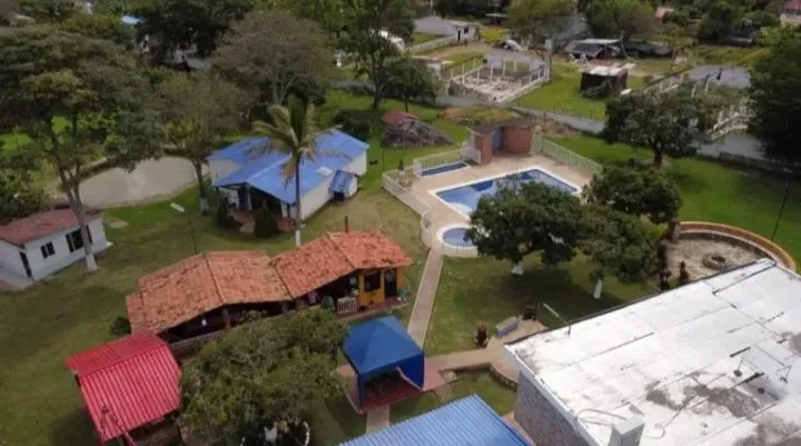VENDO CENTRO VACACIONAL EN CHINAUTA - 18