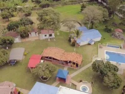 VENDO CENTRO VACACIONAL EN CHINAUTA