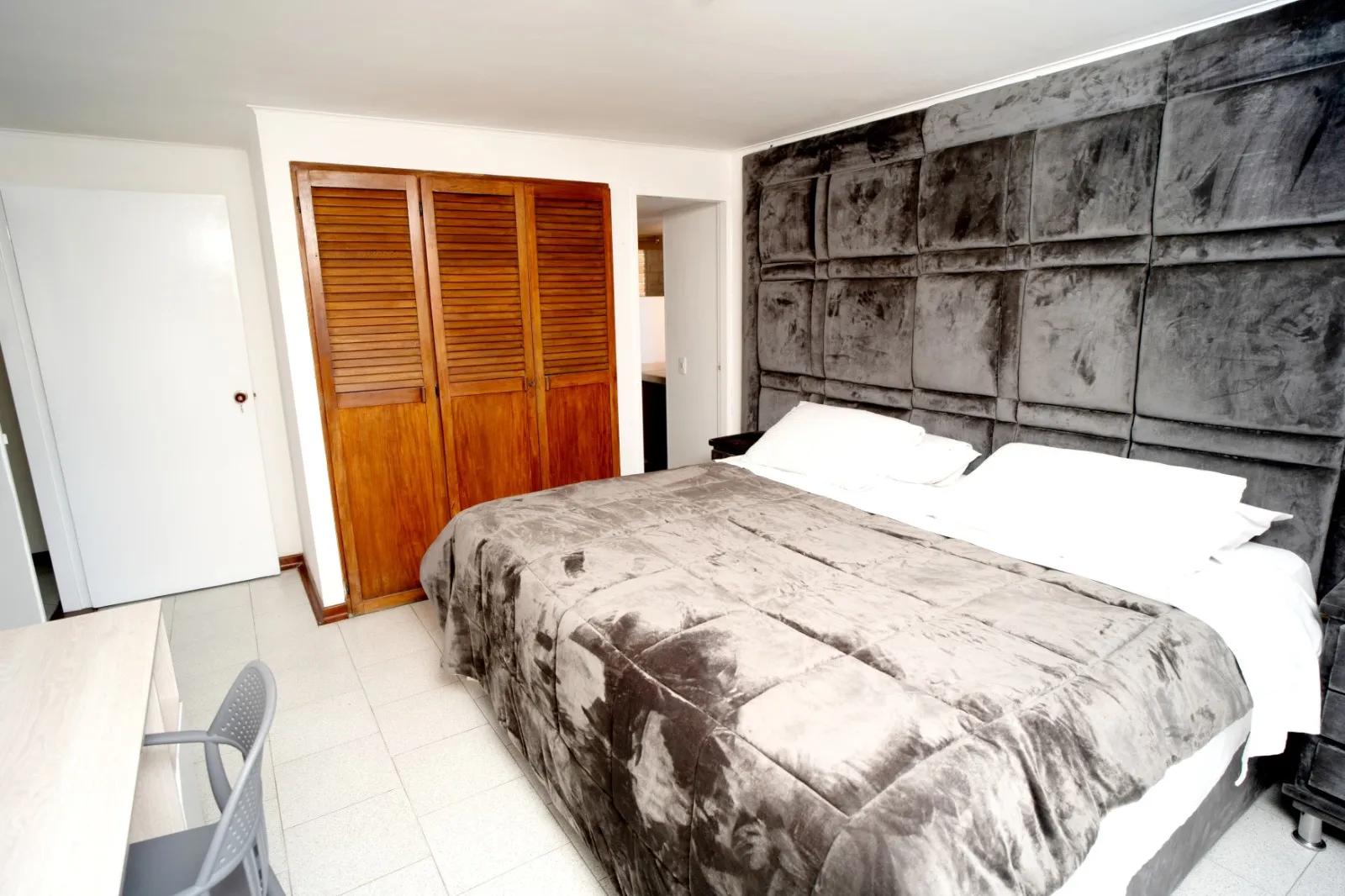 Apartamento en Venta en el Centro de Medellín Torre Caracas 2 - 15