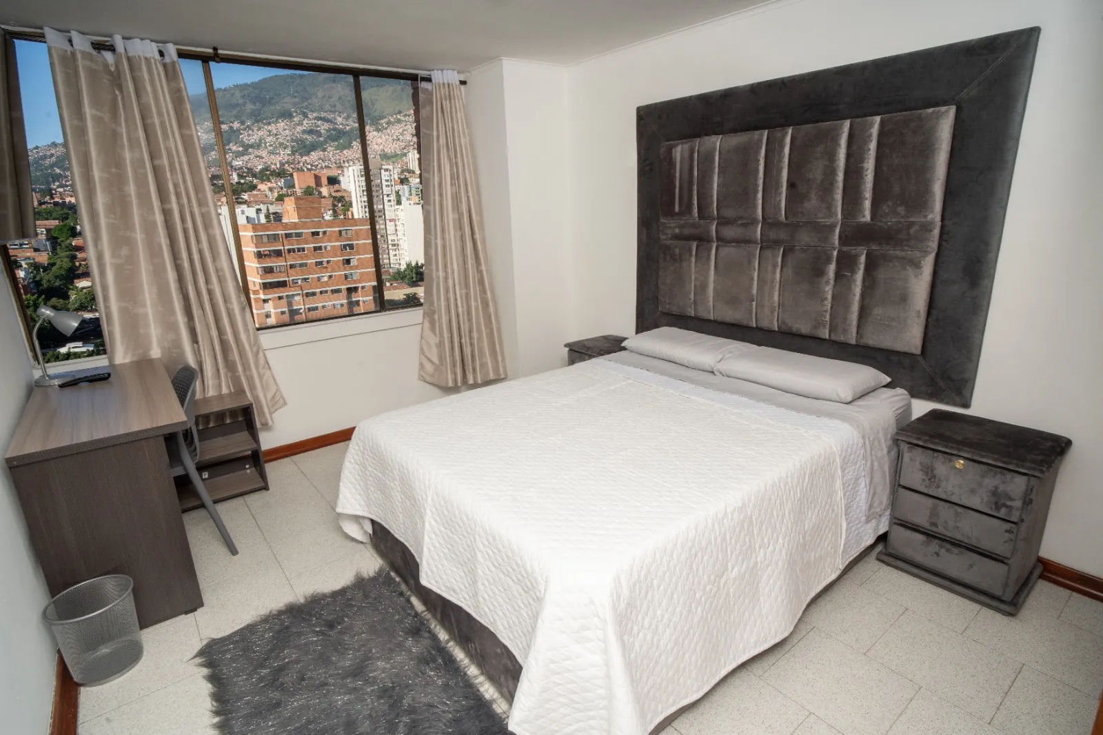 Apartamento en Venta en el Centro de Medellín Torre Caracas 2 - 16