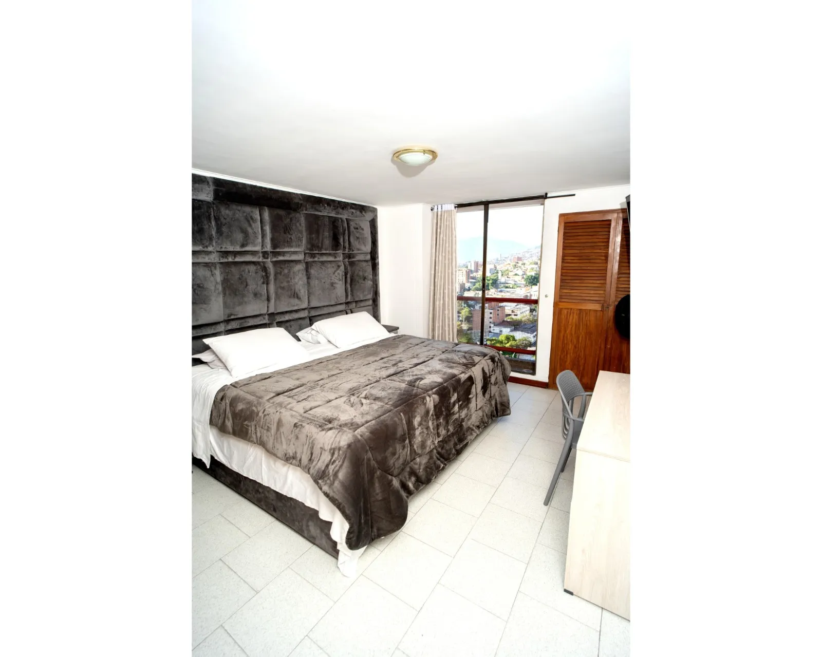 Apartamento en Venta en el Centro de Medellín Torre Caracas 2 - 14