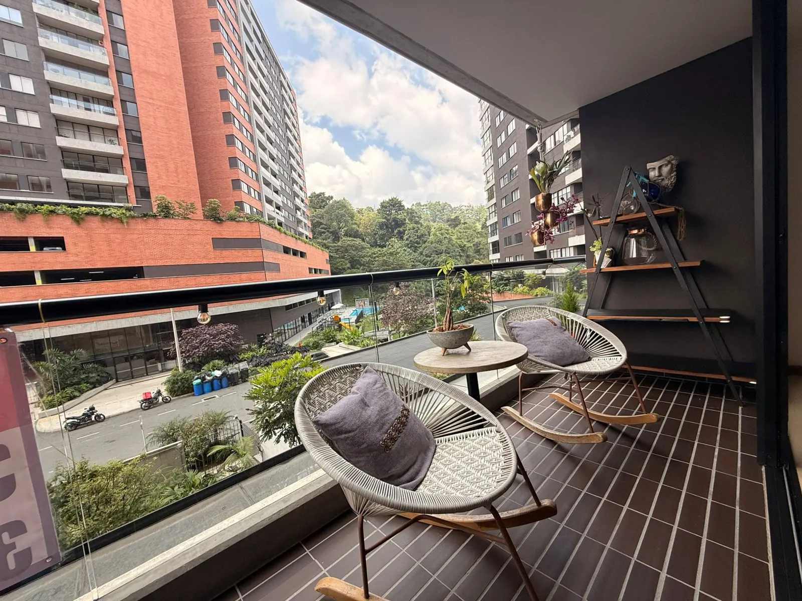 Apartamento en Venta en En Envigado barrio El Trianon con Acabados Modernos y Tecnología — foto 2