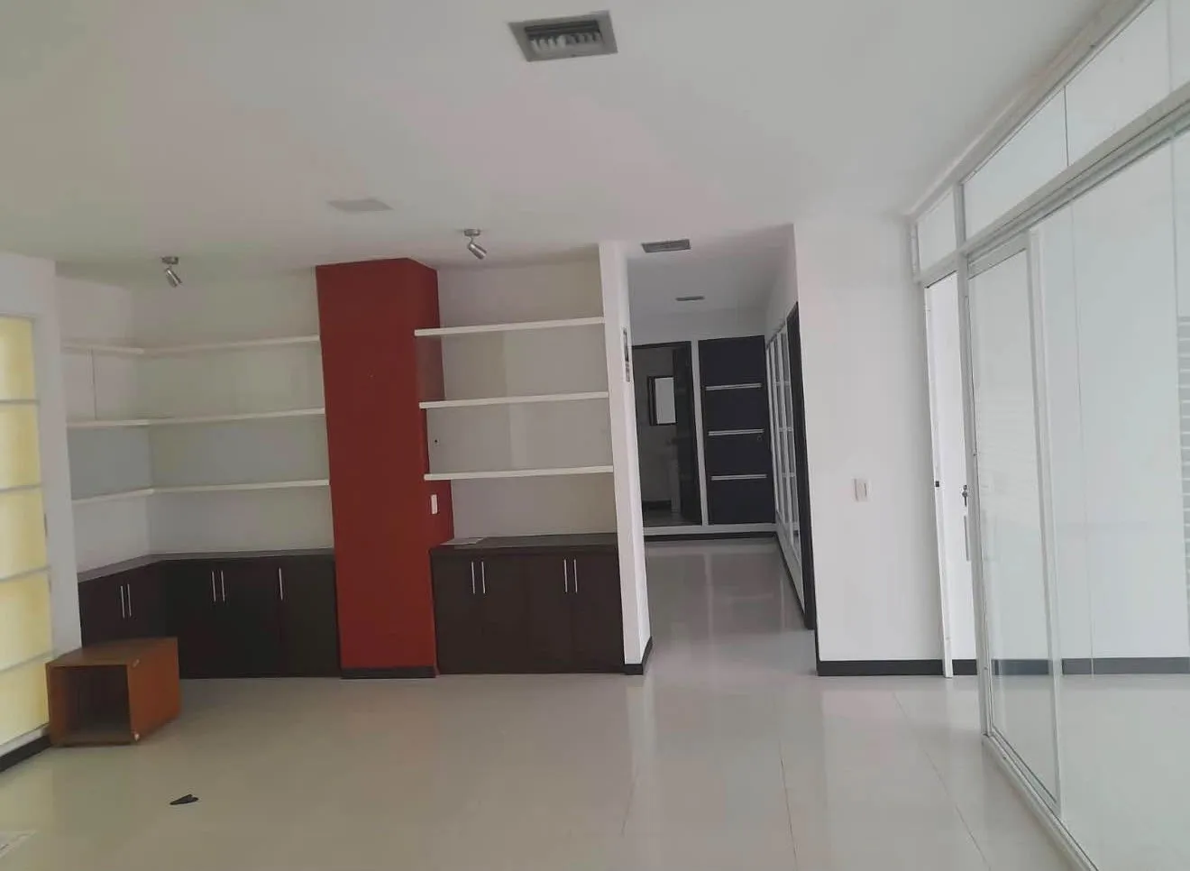 Local Comercial u Oficina en Venta o Arriendo en Centro Comercial Chipichape | 100 m² — foto 4