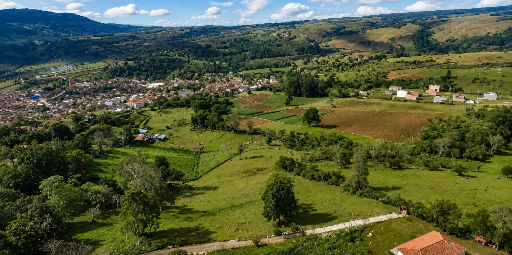 Parcela Campestre en Venta en Los Arrayanes Condominio Campestre, Curití | Lote de 1.500 m² con Casa y Zonas Comunes - 5
