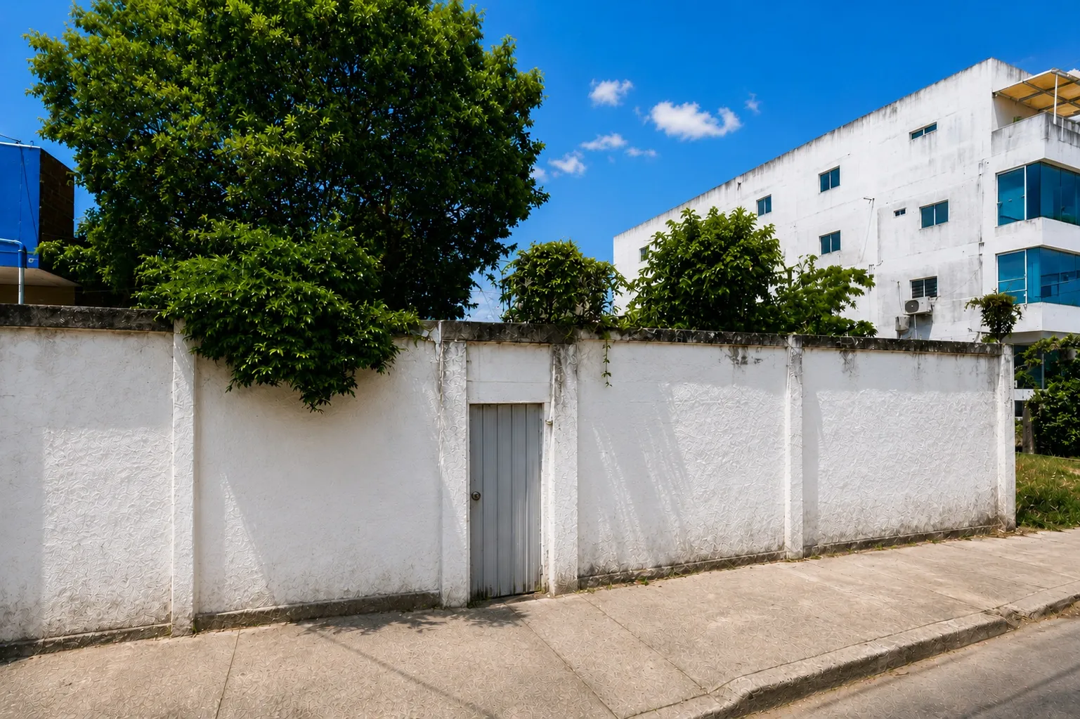 Vendo o arriendo lote comercial en Cartagena | Barrio Alcibia | Avenida Consulado — foto 2