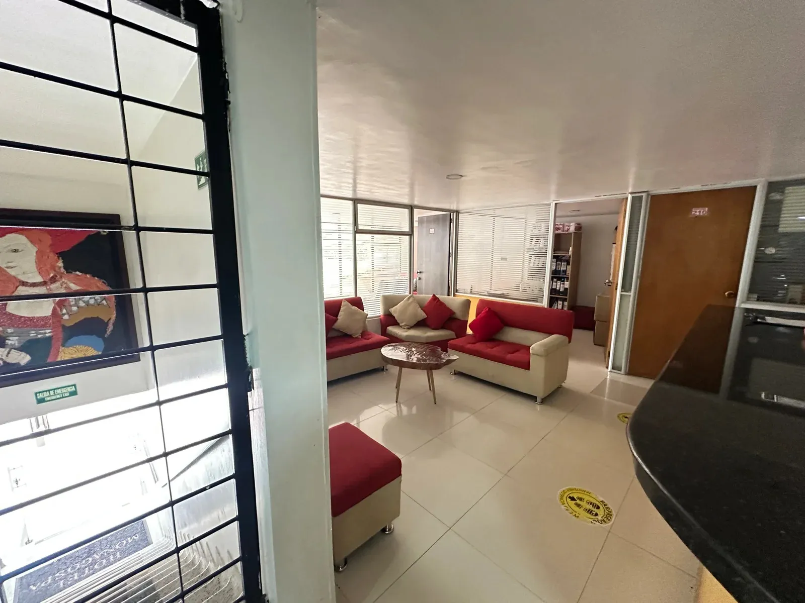 EDIFICIO COMERCIAL EN VENTA EN FUSAGASUGA RECIBE RENTA RECIBE RENTA INMEDIATA - 17