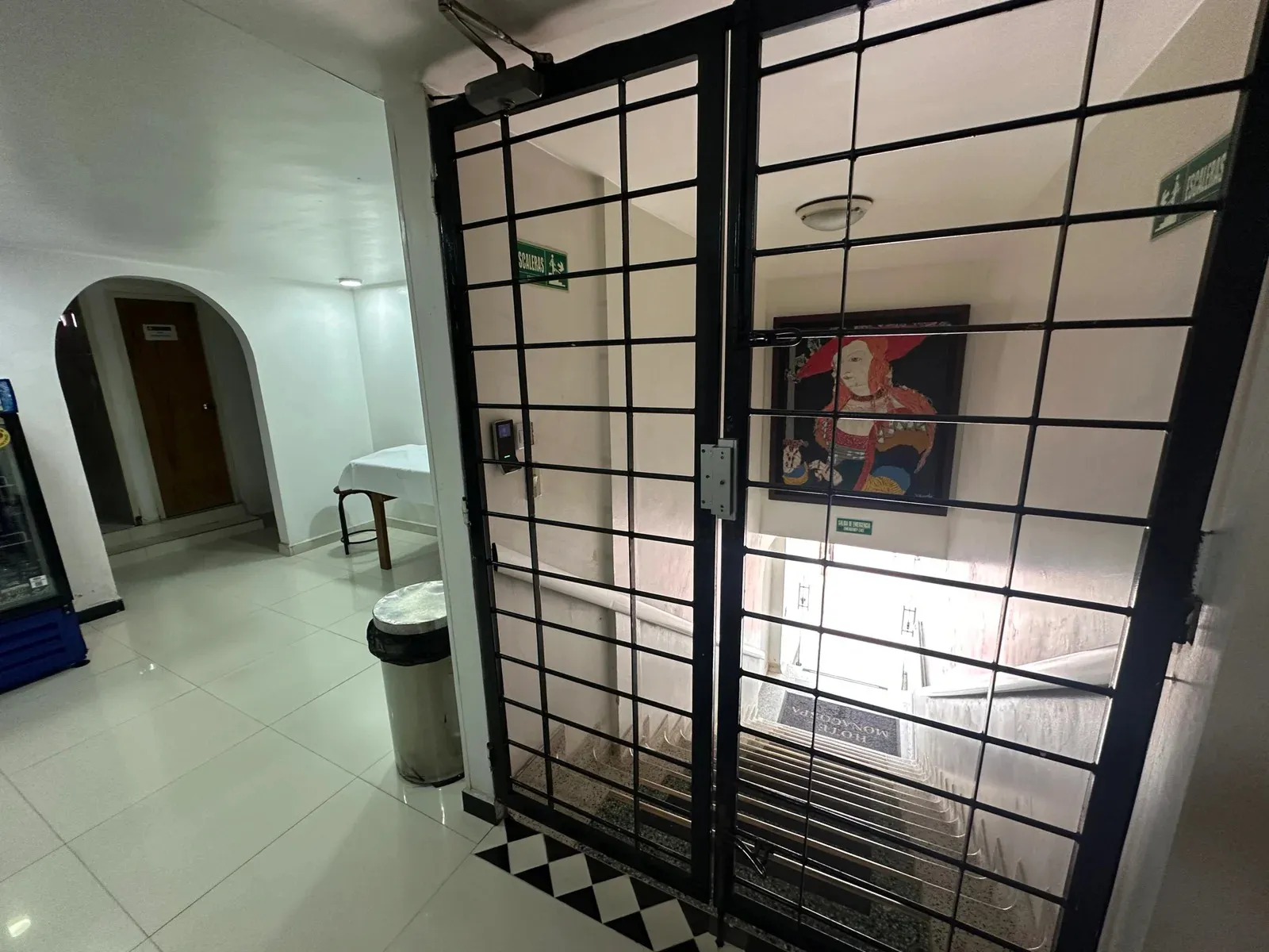 EDIFICIO COMERCIAL EN VENTA EN FUSAGASUGA RECIBE RENTA RECIBE RENTA INMEDIATA - 12