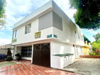 GANGA – Casa esquinera en venta en el barrio Lido, Cali