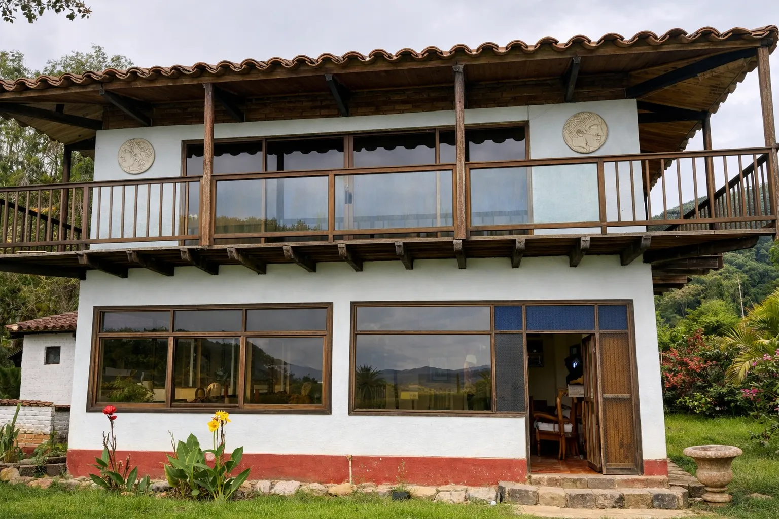 Alquiler de hermosa finca con vista al Lago Calima – Vía Antigua al Darién - 1