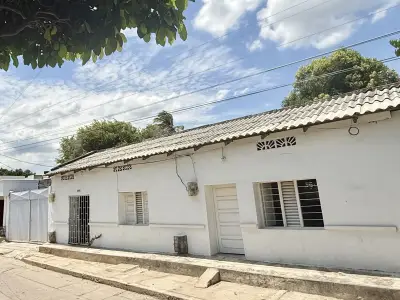 SE VENDE CASA AMPLIA CON DOS APARTAMENTOS EN El CENTRO DE FONSECA – OPORTUNIDAD DE INVERSIÓN