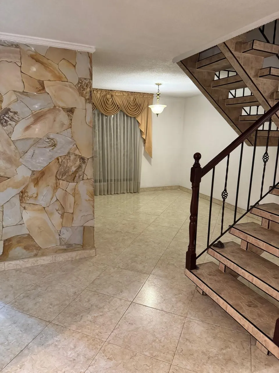 Casa en Arriendo en Los Álamos, Cali — foto 2