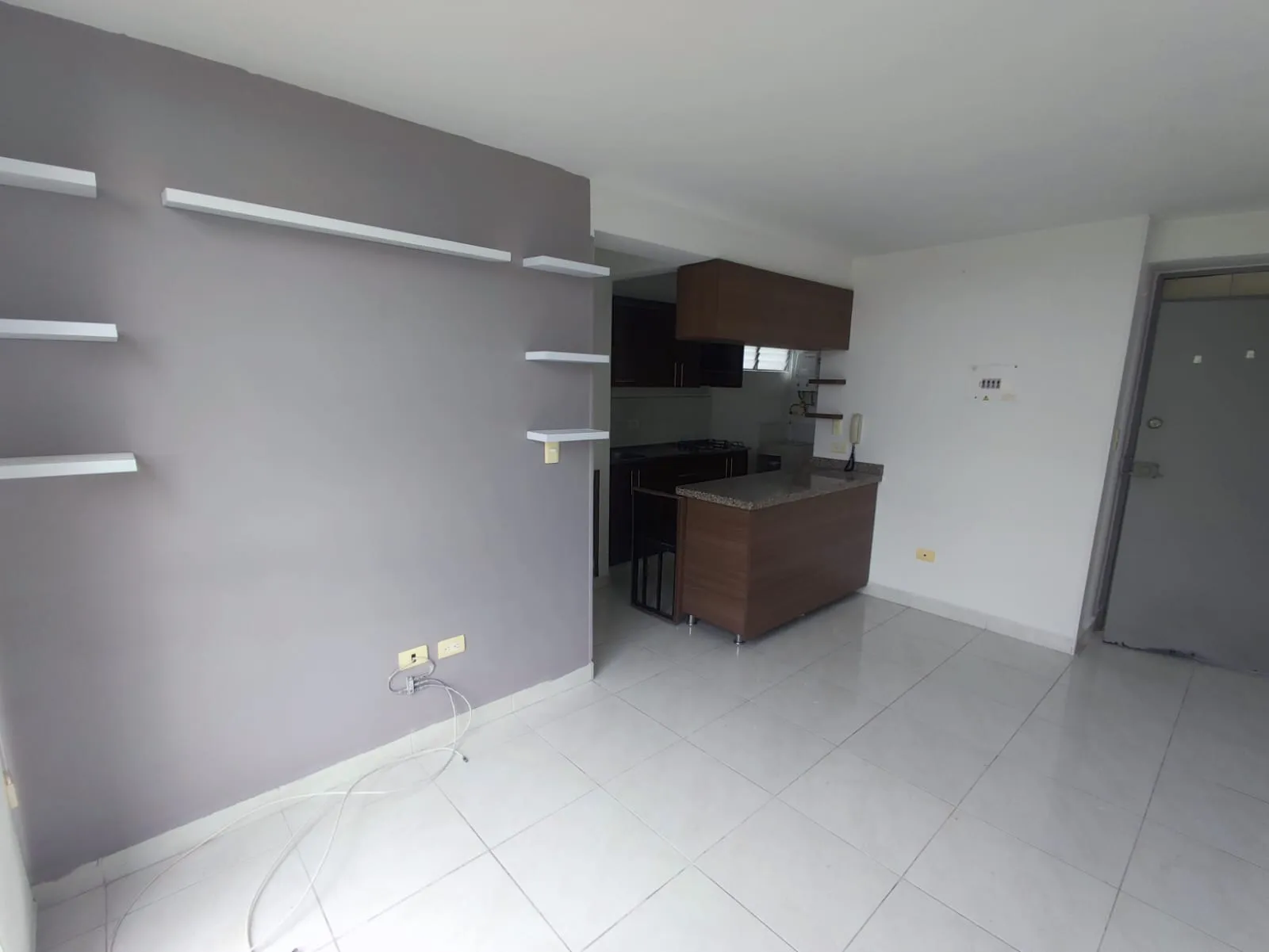Apartamento Conjunto Cerrado Cabo Marzo - 3