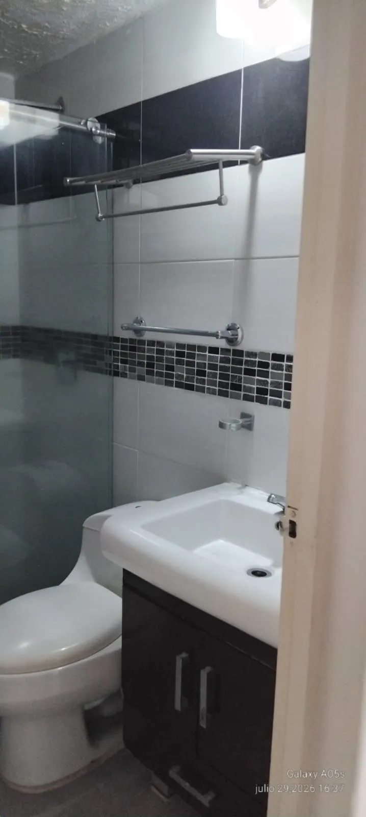 Alquilo Hermoso Apartamento Remodelado barrio Nueva Tequendama Cali - 14