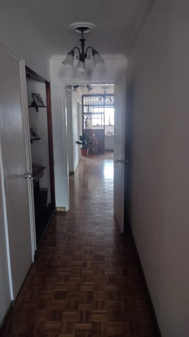 Apartamento en venta en el Centro de Medellín, sobre la Avenida La Playa - 20