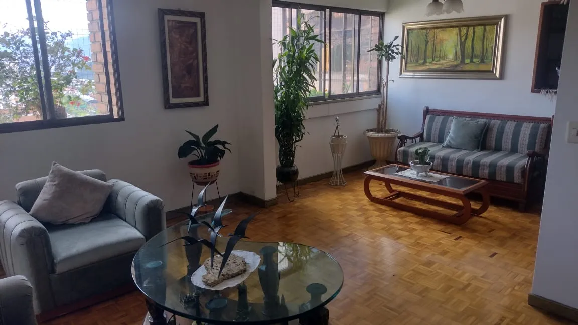 Apartamento en venta en el Centro de Medellín, sobre la Avenida La Playa - 10