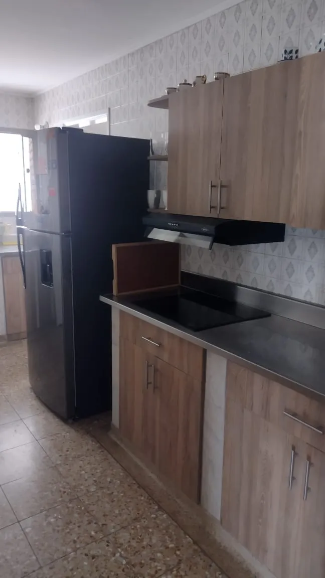 Apartamento en venta en el Centro de Medellín, sobre la Avenida La Playa - 14