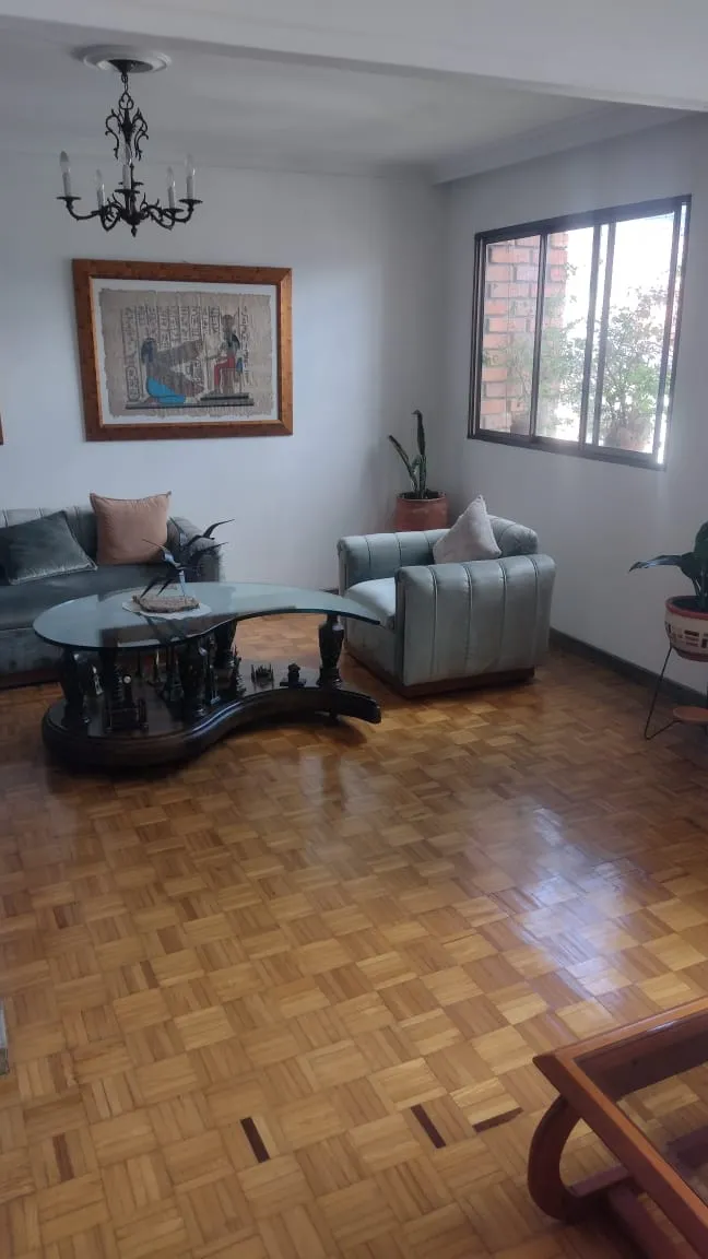 Apartamento en venta en el Centro de Medellín, sobre la Avenida La Playa - 7
