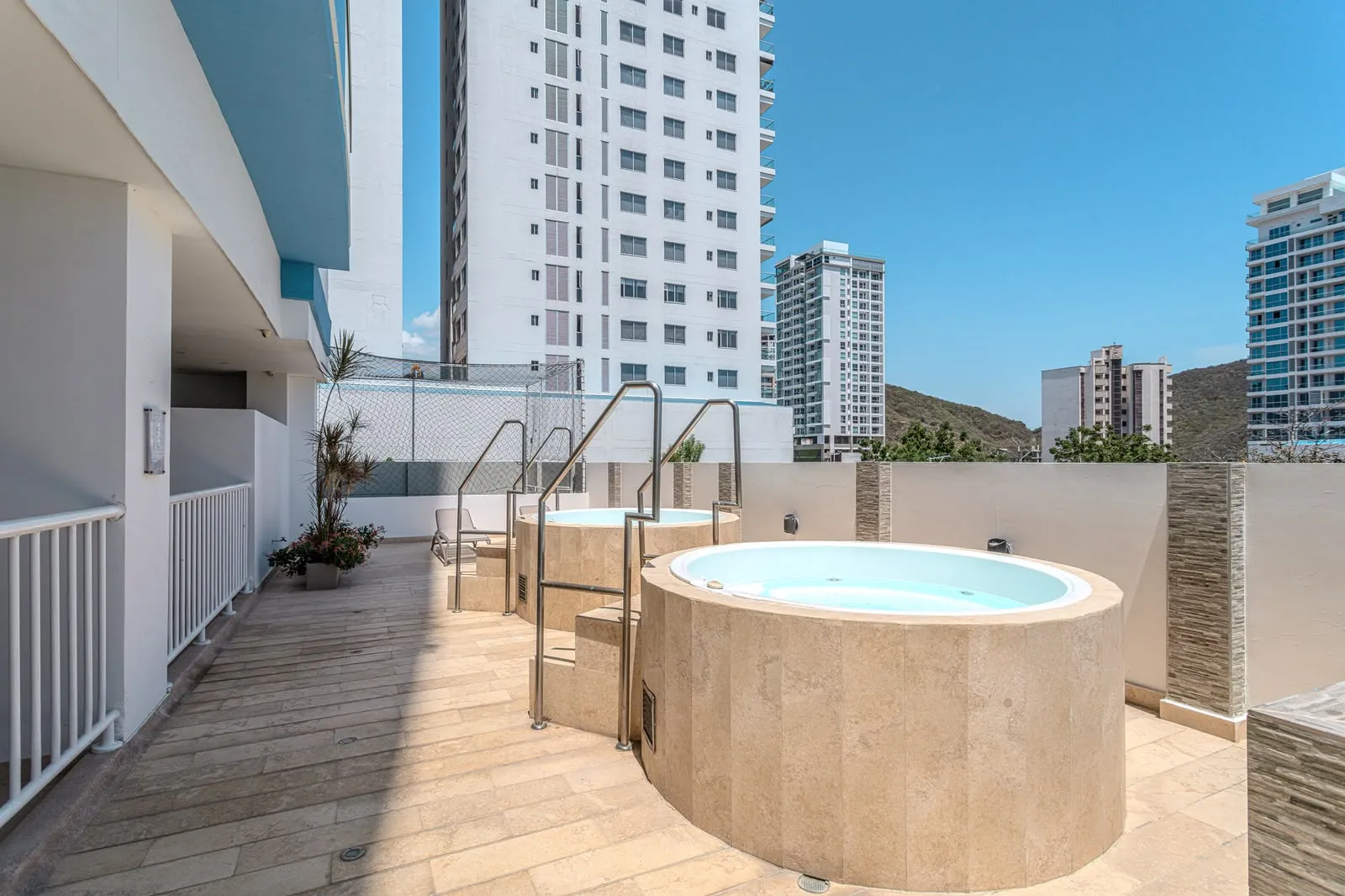 Apartamento en venta en Edificio WIND, Playa Salguero, Gaira, Santa Marta - 2