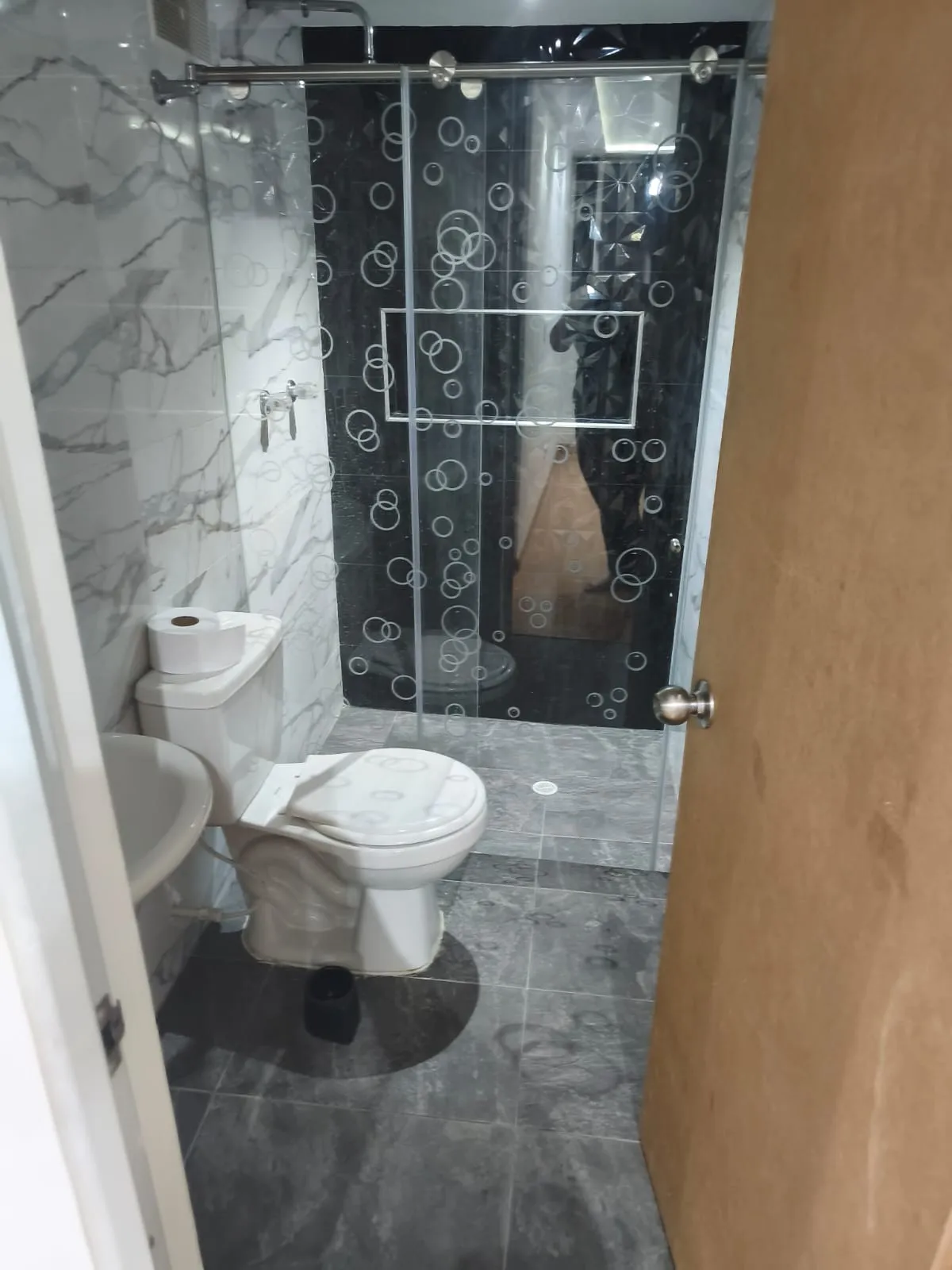 Apartaestudio - 1 hab, 1 baño, sala comedor , estudio - 1