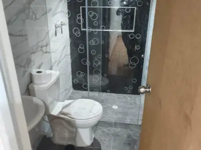 Apartaestudio - 1 hab, 1 baño, sala comedor , estudio