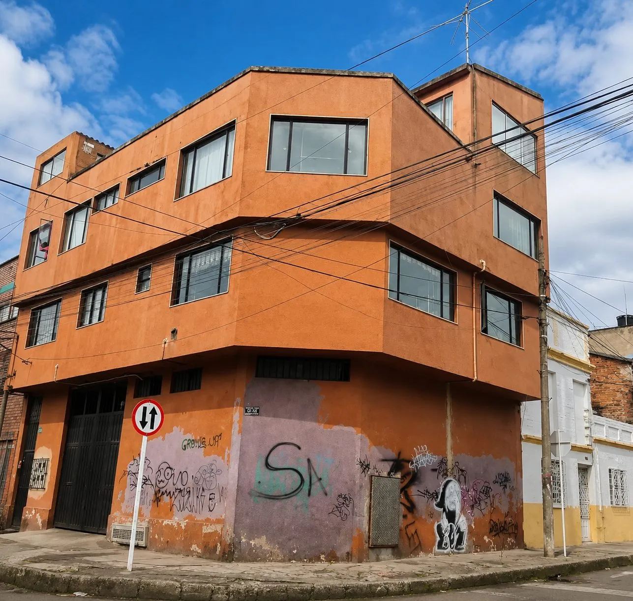VENTA EDIFICIO CON BODEGA EN BARRIO SAN FERNANDO — foto 5