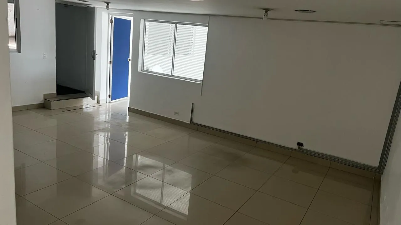 Bodega en arriendo en el barrio Manzanares, Cali — foto 5