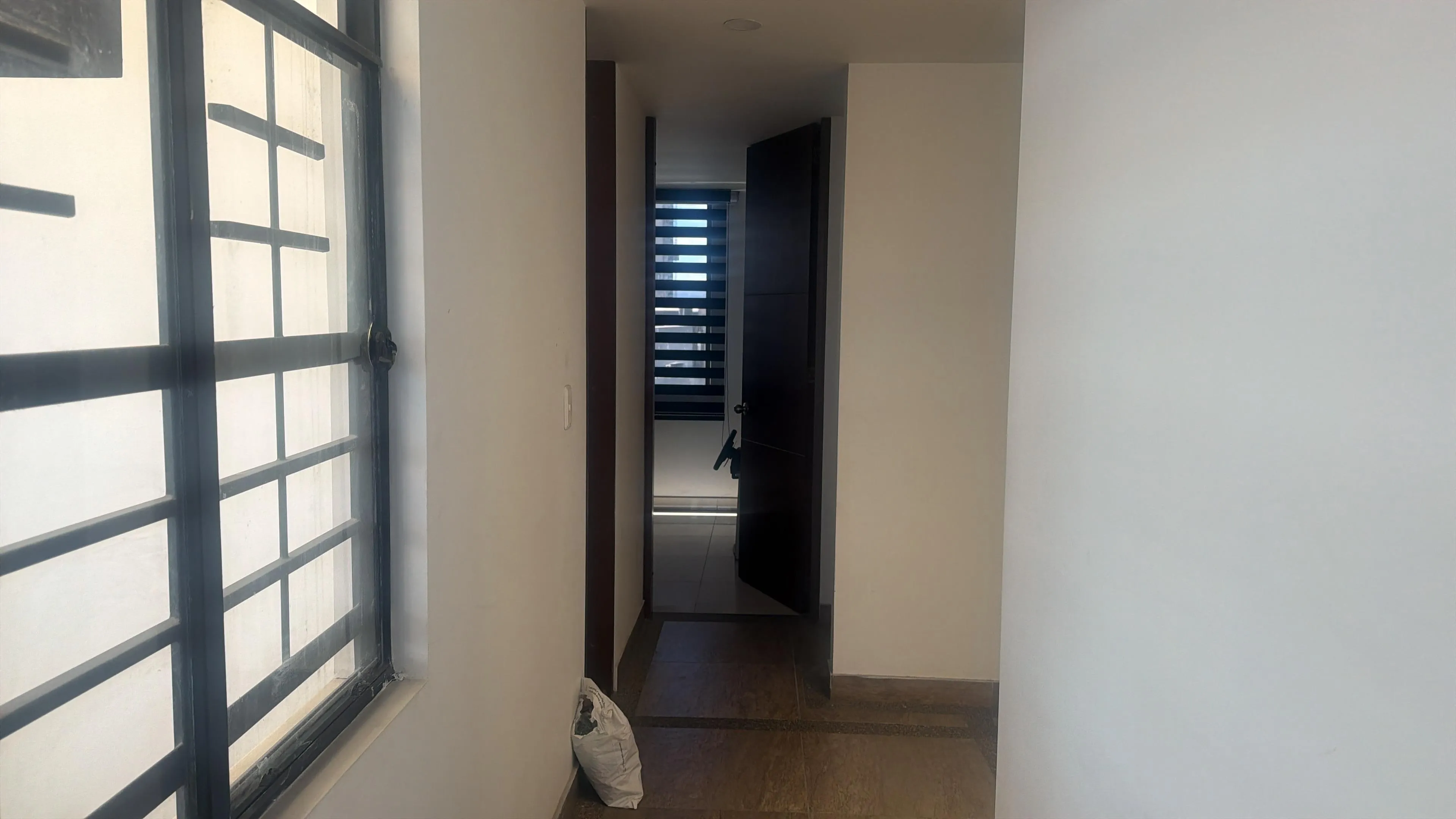 VENTA EDIFICIO Bodega + oficinas + 3 Apartamentos — foto 6