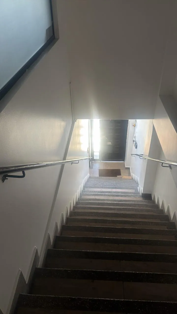 VENTA EDIFICIO Bodega + oficinas + 3 Apartamentos — foto 3