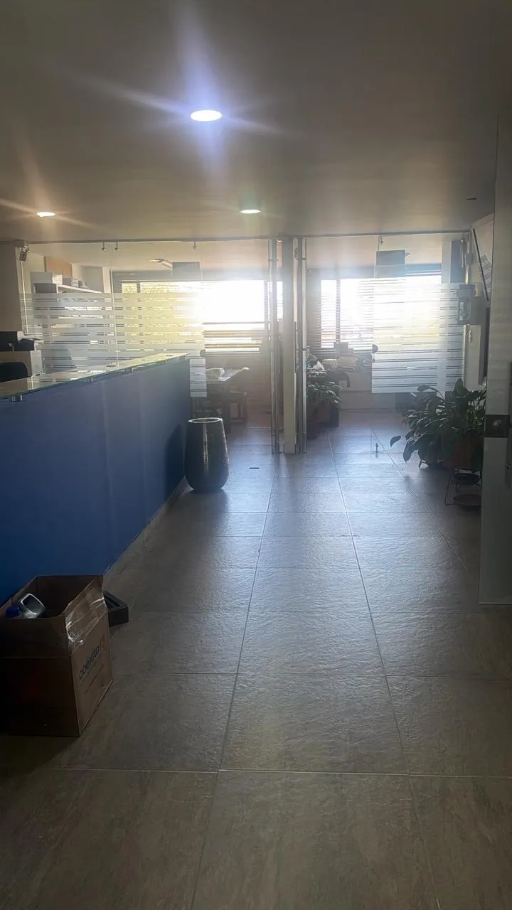 VENTA EDIFICIO Bodega + oficinas + 3 Apartamentos — foto 7