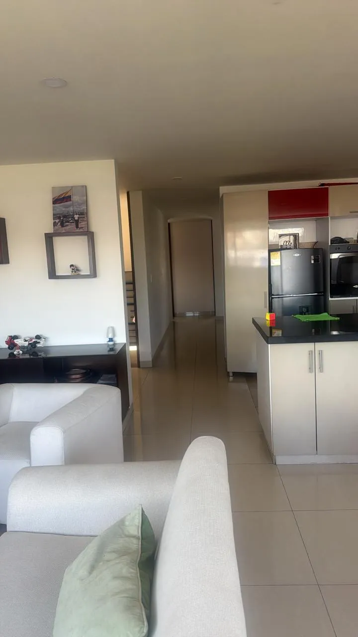 VENTA EDIFICIO Bodega + oficinas + 3 Apartamentos — foto 10