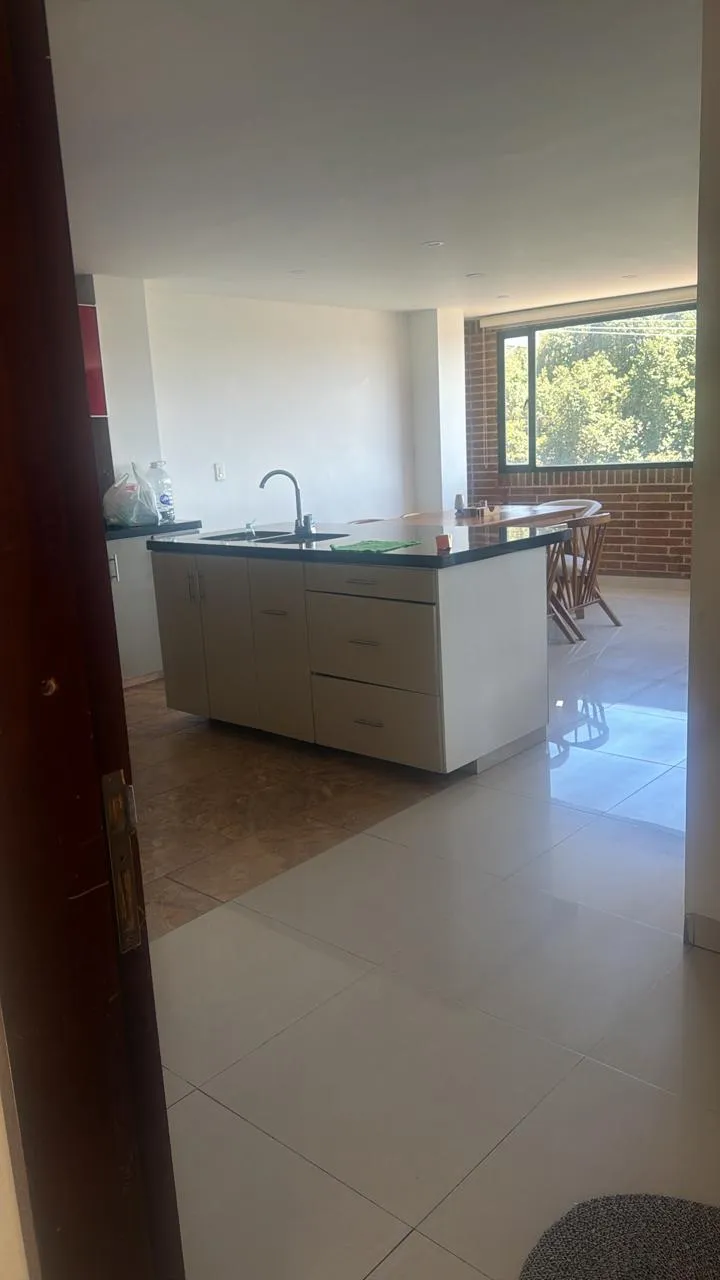 VENTA EDIFICIO Bodega + oficinas + 3 Apartamentos — foto 8