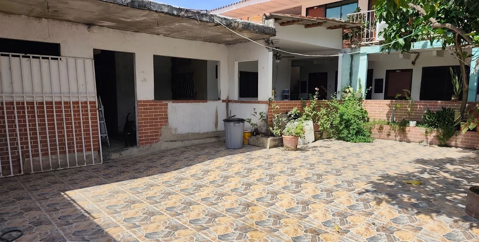 PROPIEDAD DE 600 M2, HOSTAL, LOCALES COMERCIALES Y CASA LOTE EN SANTA MARTA — foto 7
