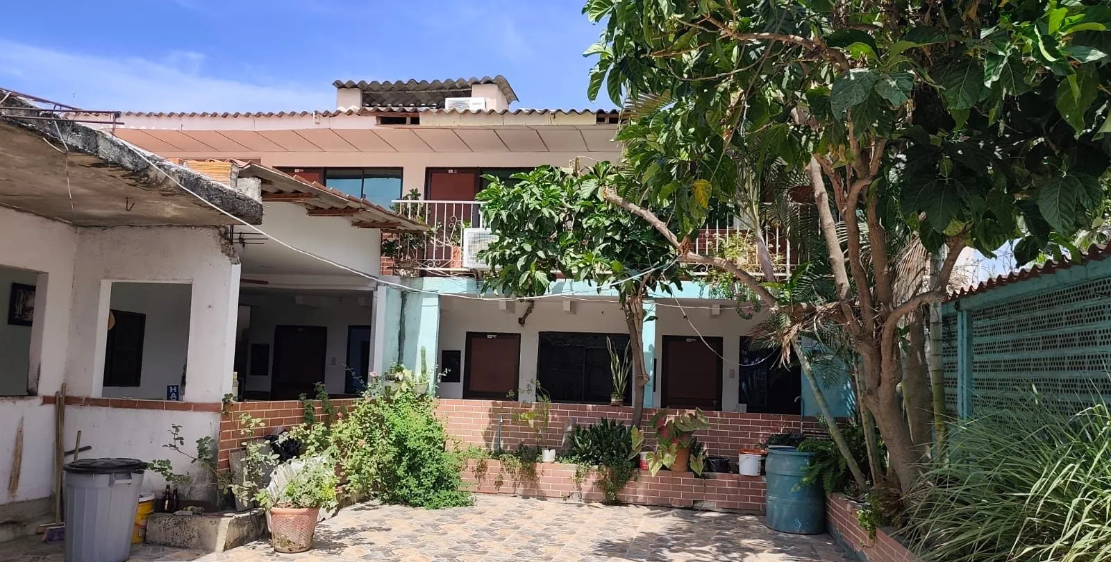 PROPIEDAD DE 600 M2, HOSTAL, LOCALES COMERCIALES Y CASA LOTE EN SANTA MARTA — foto 6