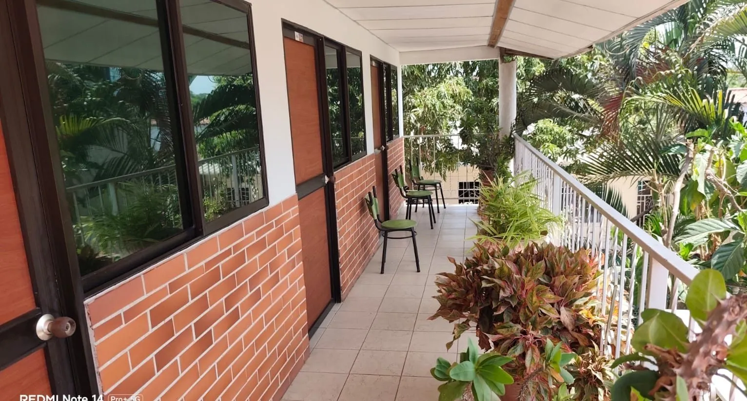 PROPIEDAD DE 600 M2, HOSTAL, LOCALES COMERCIALES Y CASA LOTE EN SANTA MARTA — foto 3