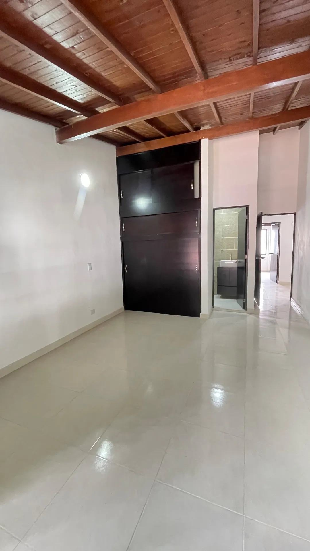 CASA EN ARRIENDO | SANTA MÓNICA | 250 M² | 4 HABITACIONES - 8