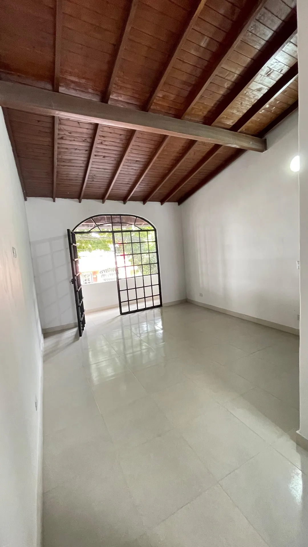 CASA EN ARRIENDO | SANTA MÓNICA | 250 M² | 4 HABITACIONES - 7