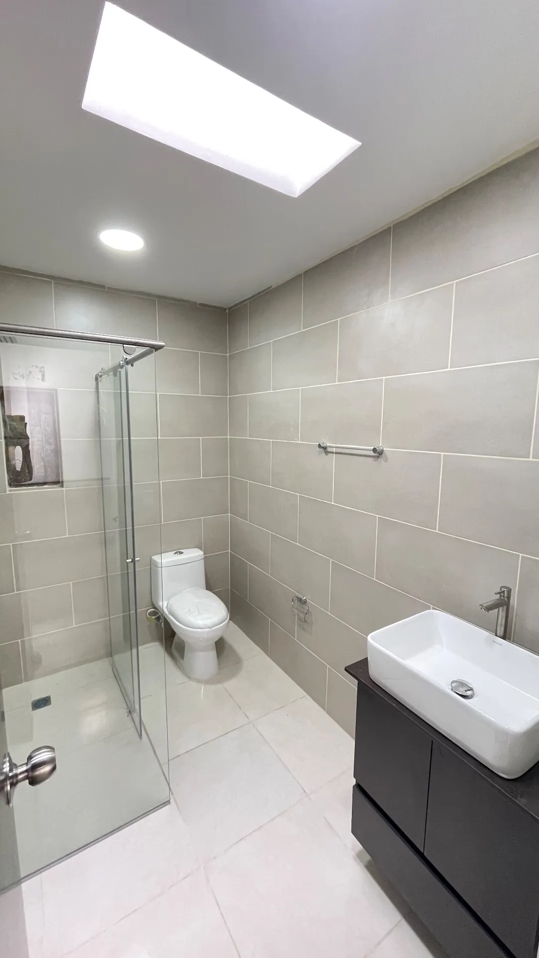 CASA EN ARRIENDO | SANTA MÓNICA | 250 M² | 4 HABITACIONES - 6