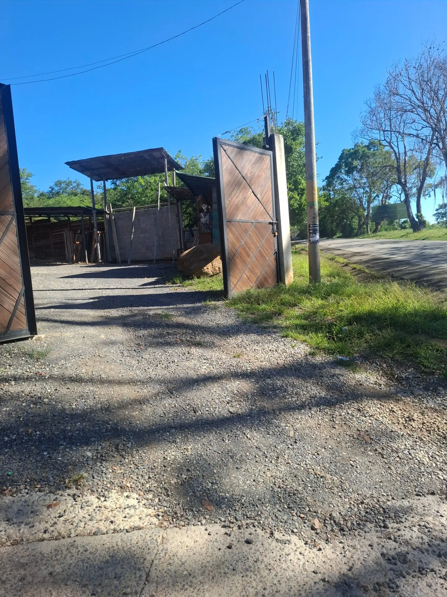 OPORTUNIDAD DE INVERSION - LOTE COMERCIAL DE 2800 METROS +BODEGA DE 1.200 METROS SOBRE LA VIA NACIONAL EN SOCORRO SANTANDER - 2