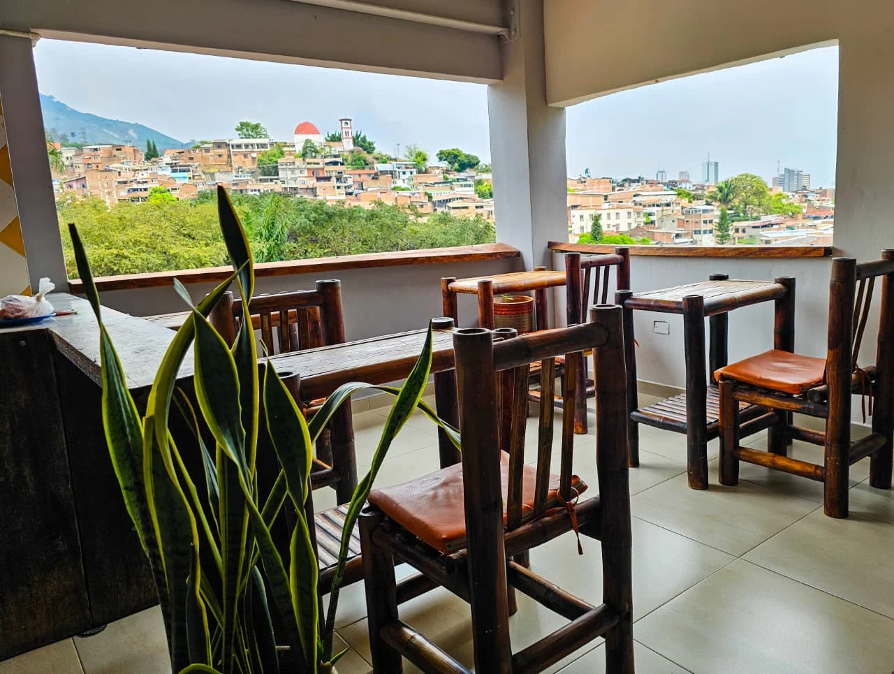 Venta en Miraflores, Cali, Hostal, con permisos y excelente rentabilidad - 4