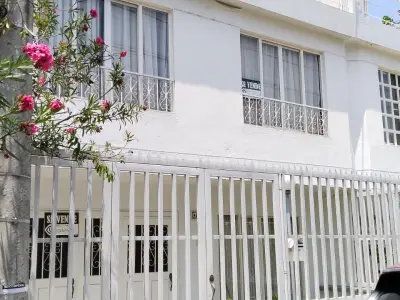 Casa en venta en Palmira, barrio Altamira – 2 pisos más terraza