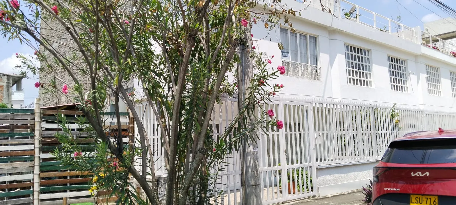 Casa en venta en Palmira, barrio Altamira – 2 pisos más terraza — foto 2