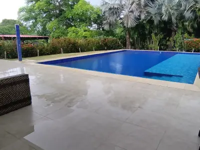 Apartamento en venta en Laguna Club Cartagena de Indias, piscina privada y venta a puerta cerrada