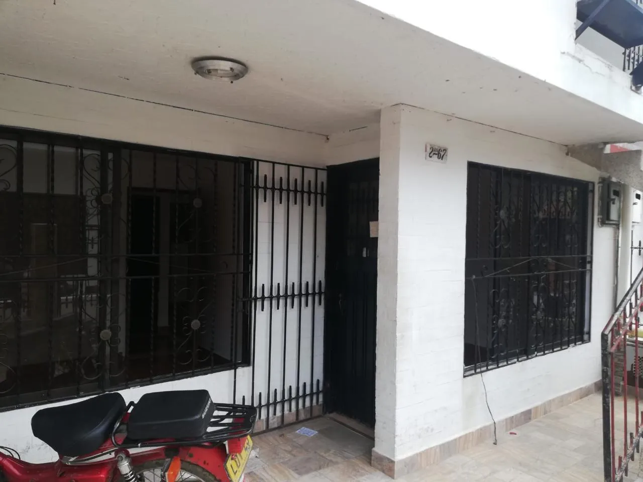 Se vende casa de 3 pisos en Floralia - 2