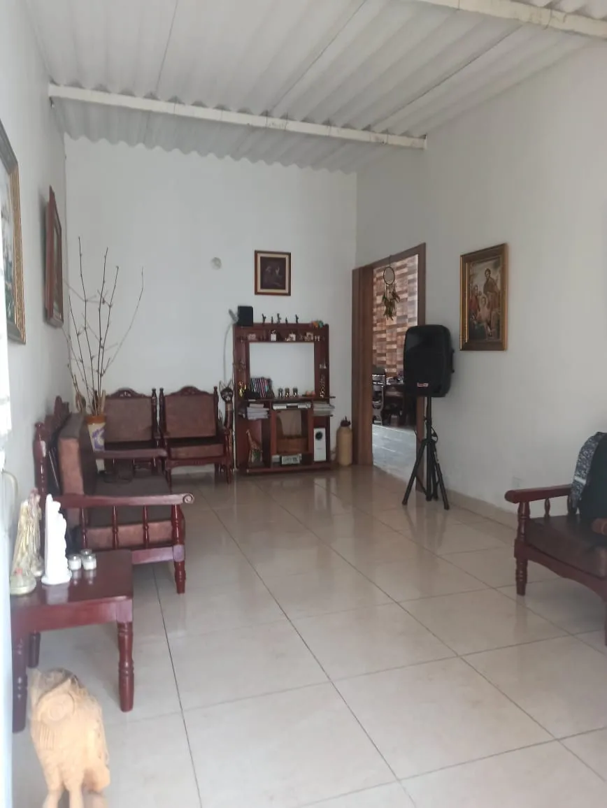 CASA DE 4 HABITACIONES - 1
