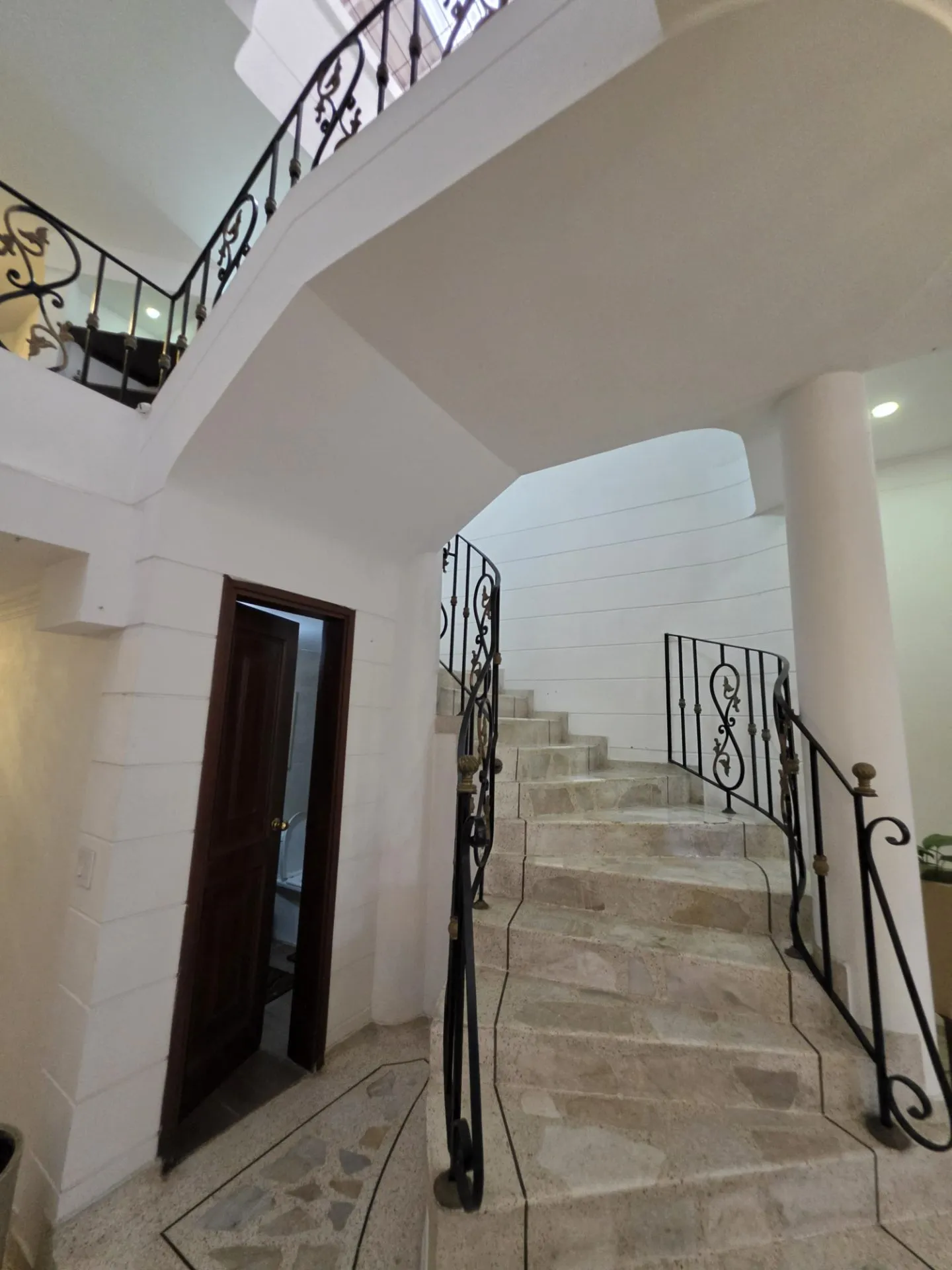 Casa en venta en el Ingenio Cali de 440 metros de 3 niveles - 8