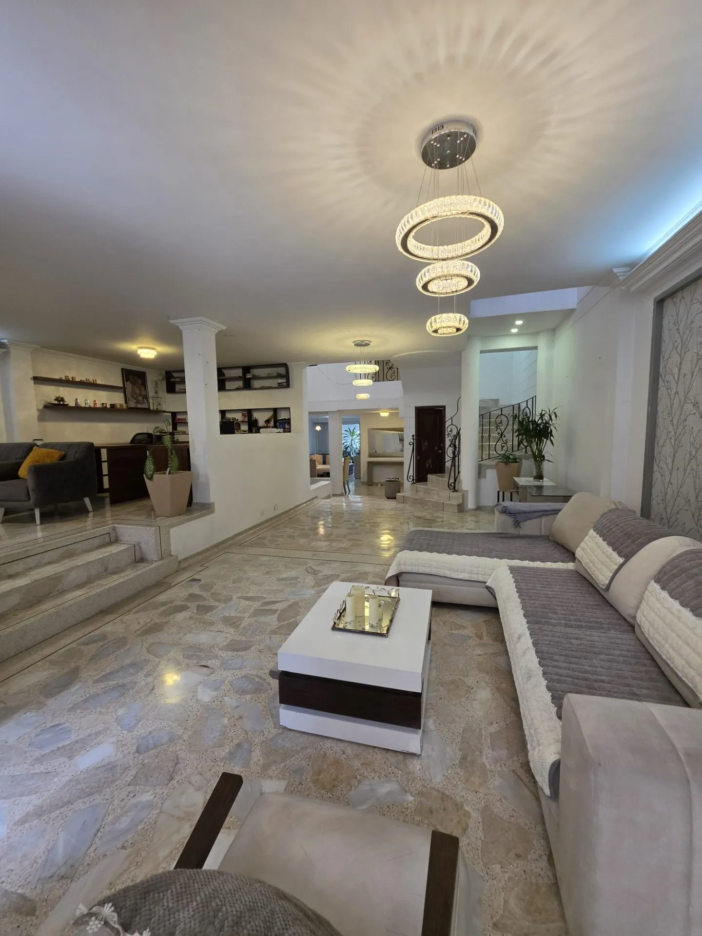 Casa en venta en el Ingenio Cali de 440 metros de 3 niveles - 2
